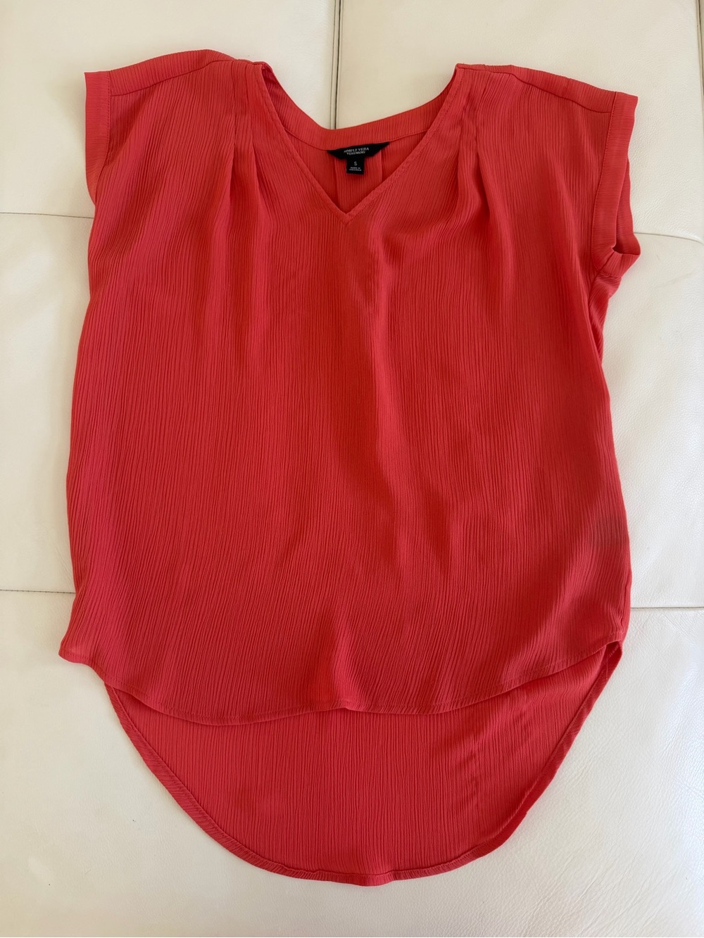 Vera Wang Red V-Neck Cap Sleeve Blouse